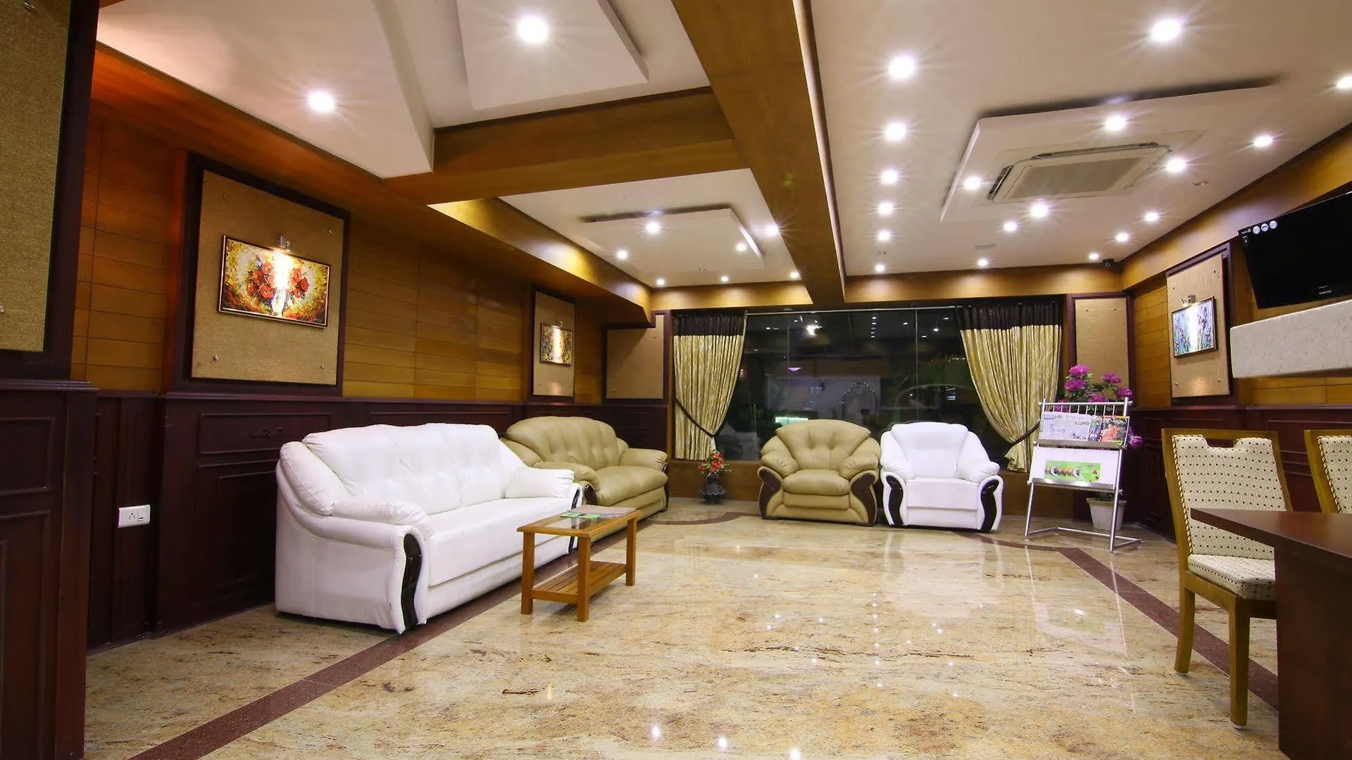 Atlas Airport Hotel Apartment Nedumbassery 3*,  India