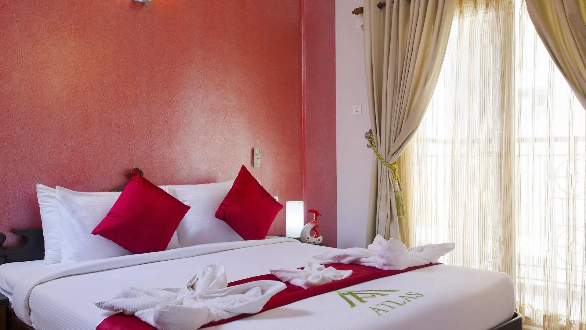 Atlas Airport Hotel Apartment contacts