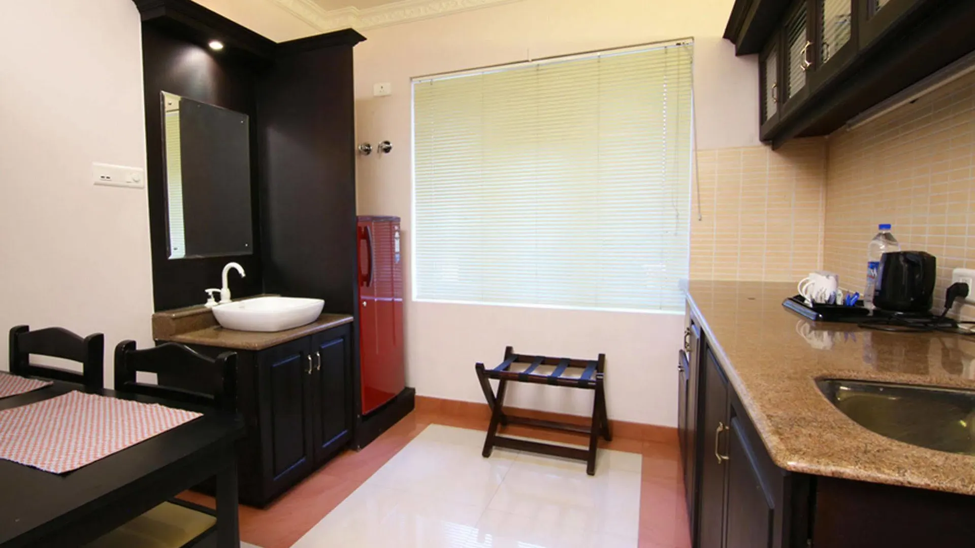 Atlas Airport Hotel Apartment Nedumbassery